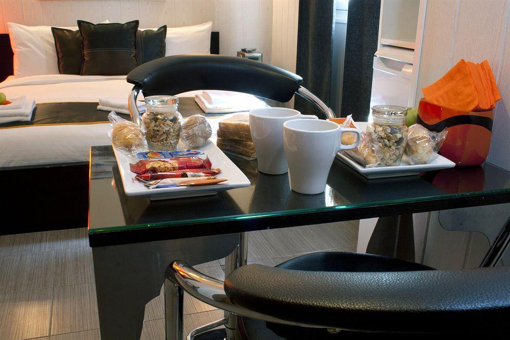 Hostal Oxum Madrid Szoba fotó