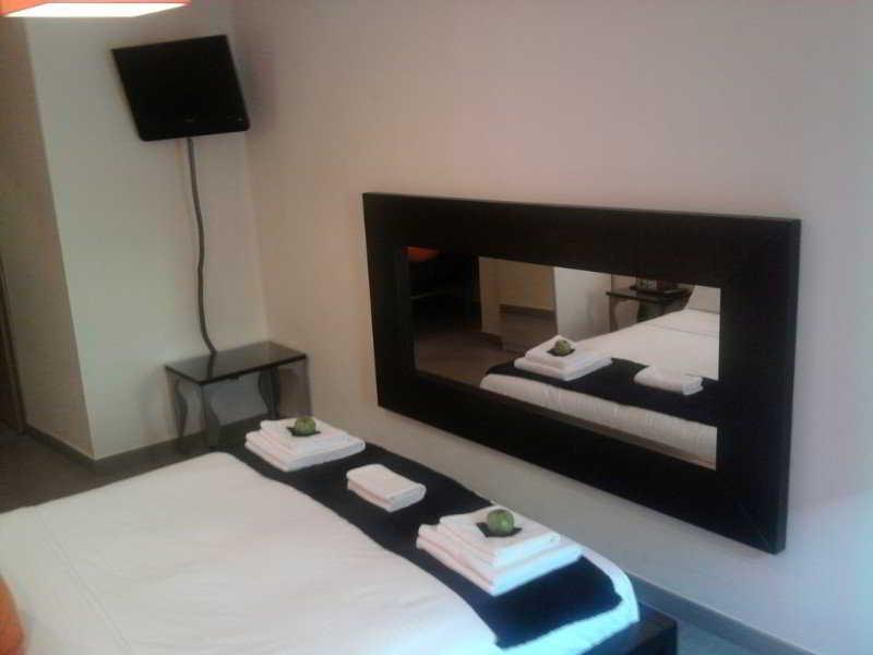 Hostal Oxum Madrid Szoba fotó