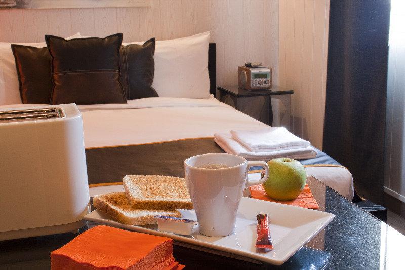 Hostal Oxum Madrid Kültér fotó