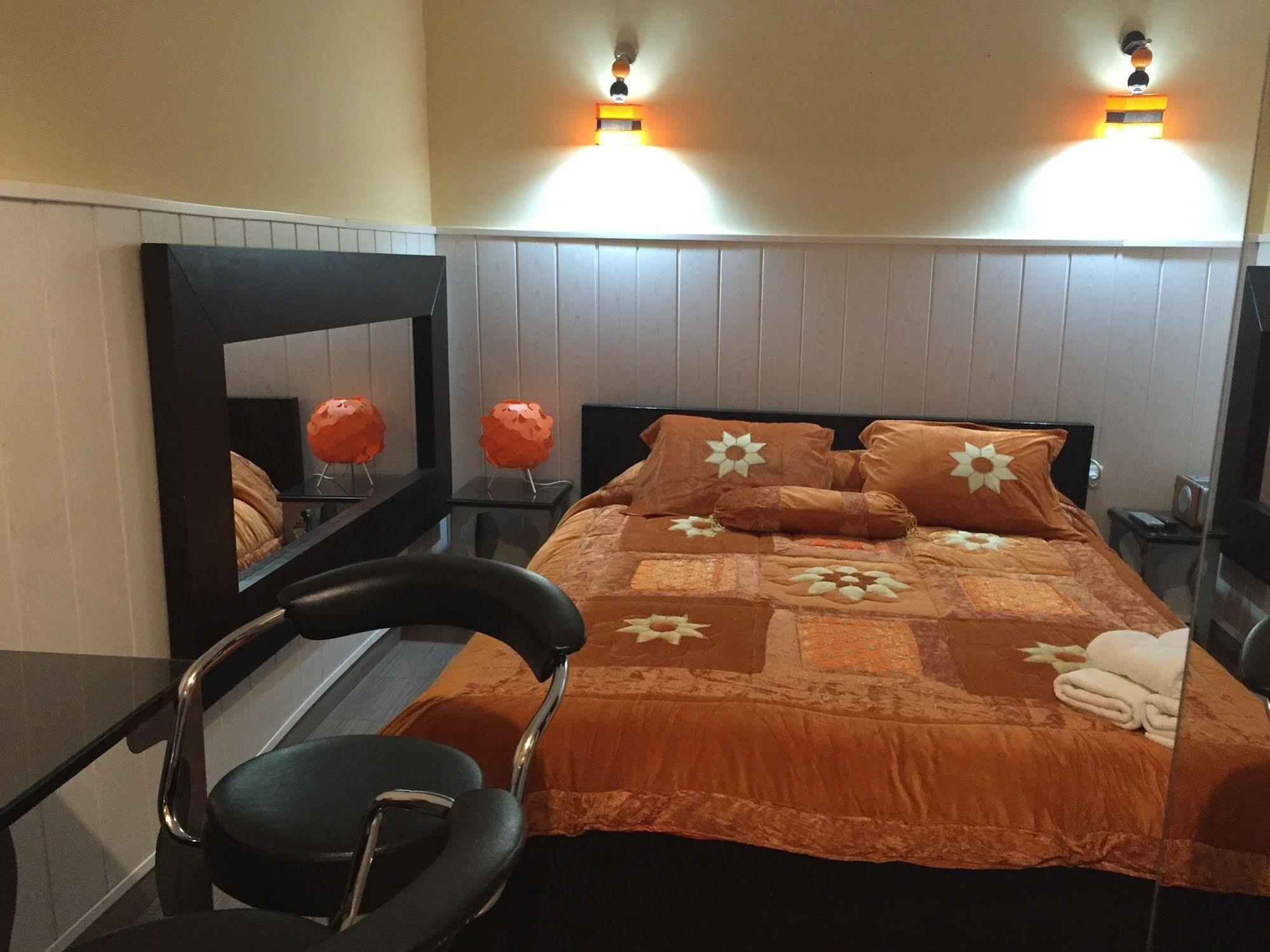 Hostal Oxum Madrid Kültér fotó