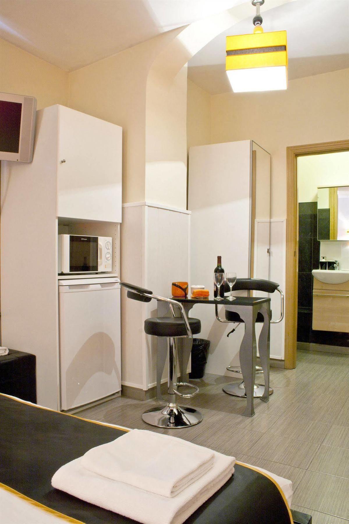Hostal Oxum Madrid Szoba fotó