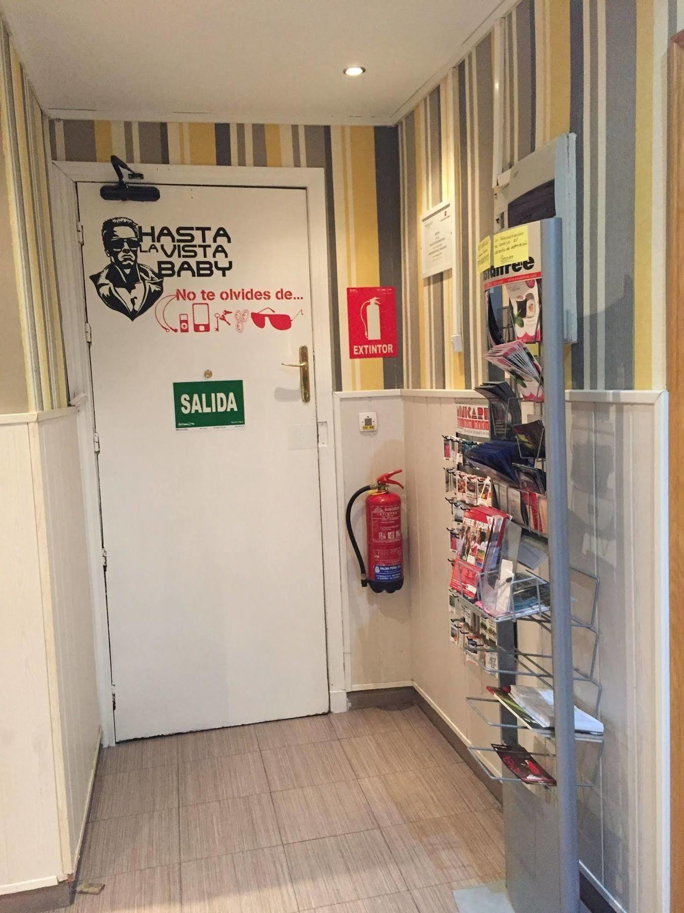 Hostal Oxum Madrid Kültér fotó